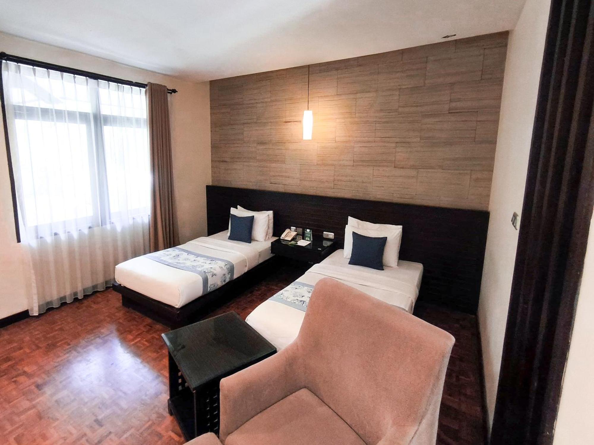 Puteri Gunung Hotel Lembang Eksteriør billede