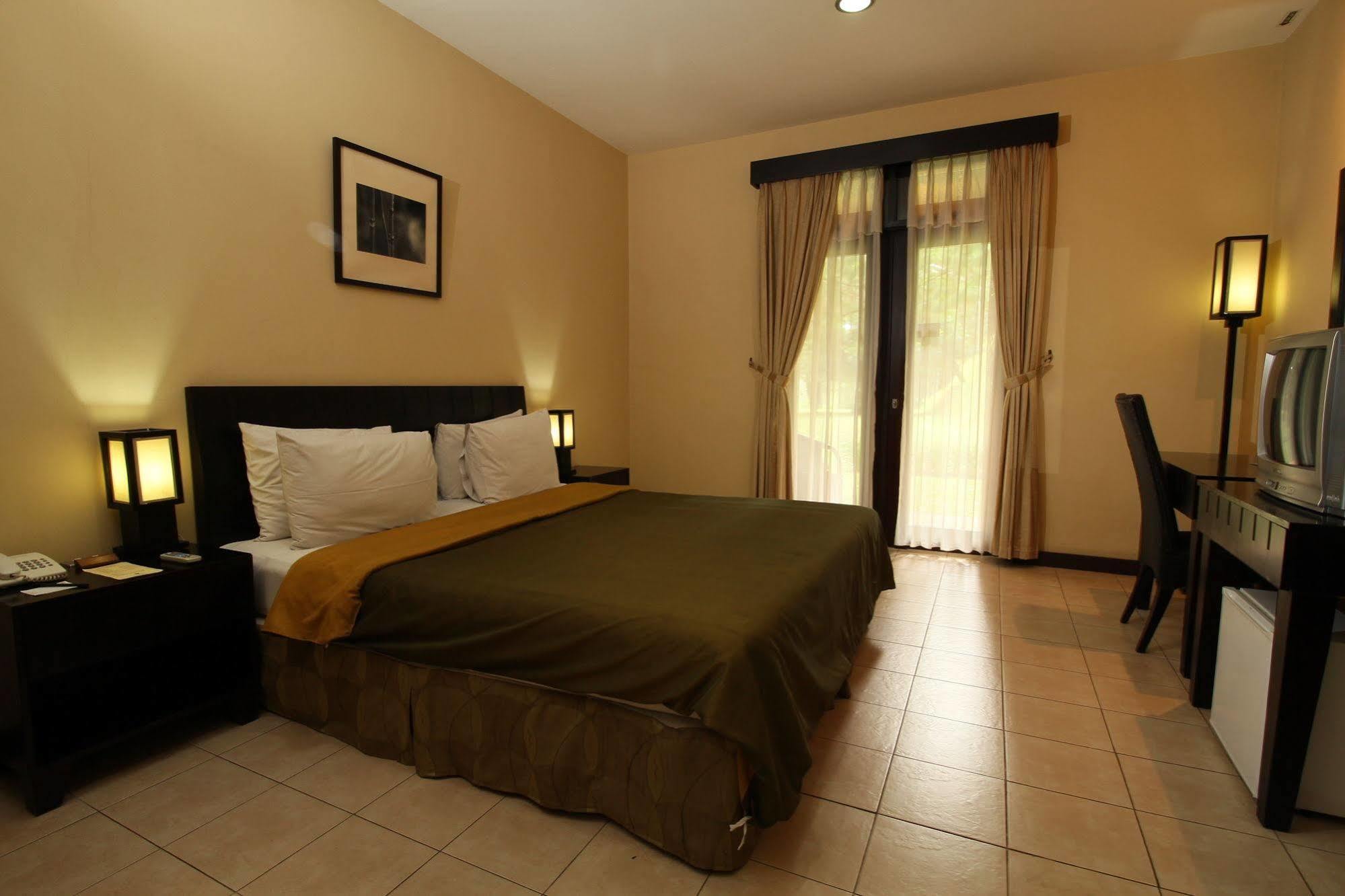 Puteri Gunung Hotel Lembang Eksteriør billede